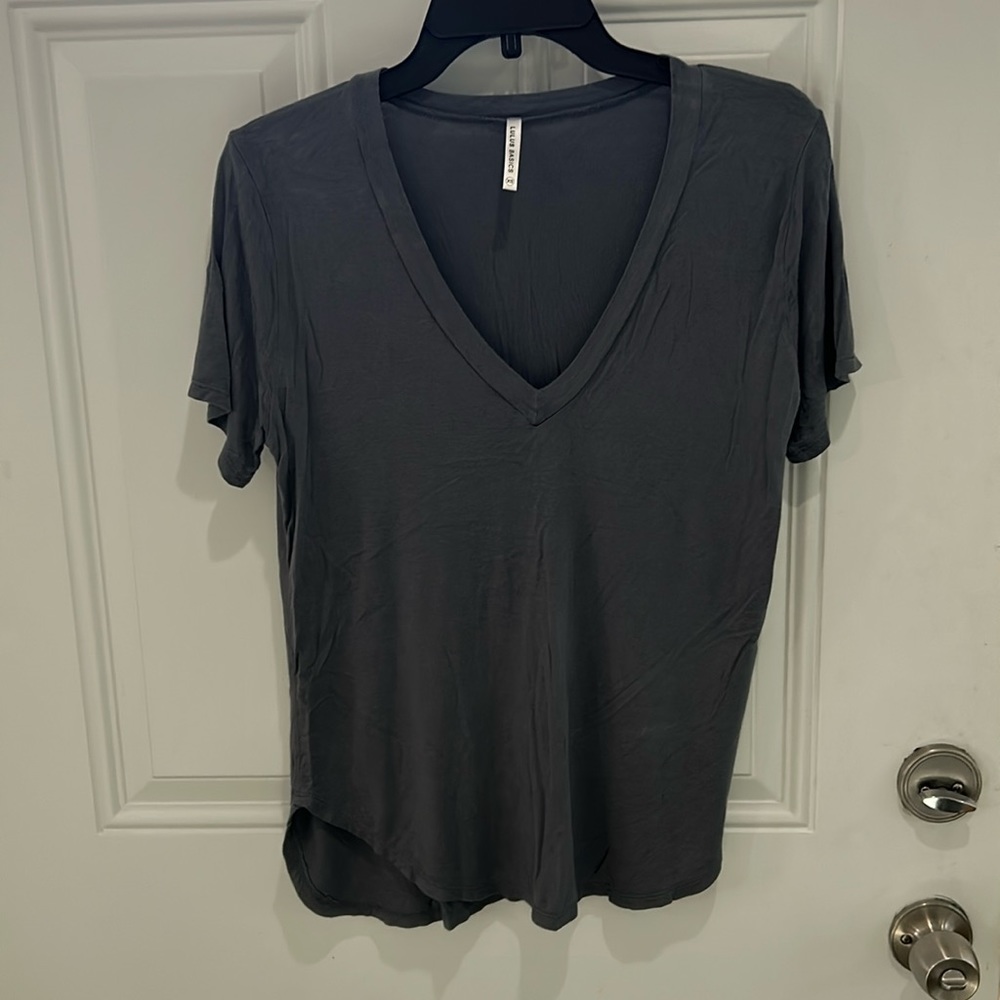 Lulus basics v neck tee